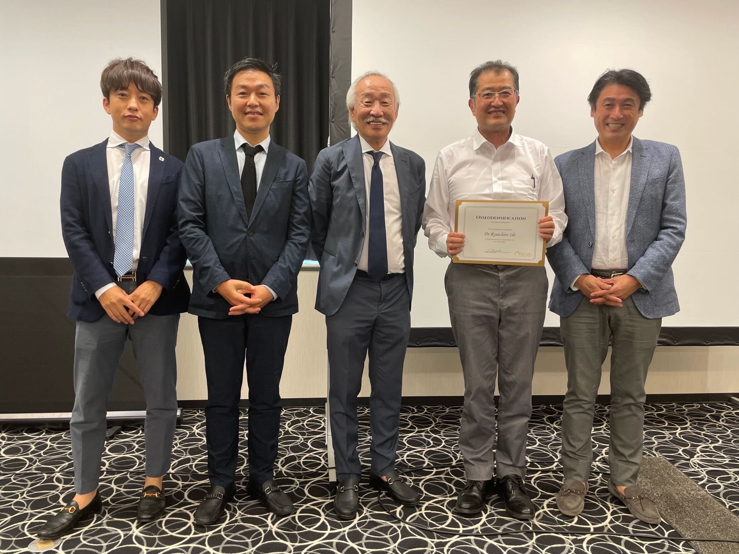 先進的なインプラントの研修会に参加してきました。